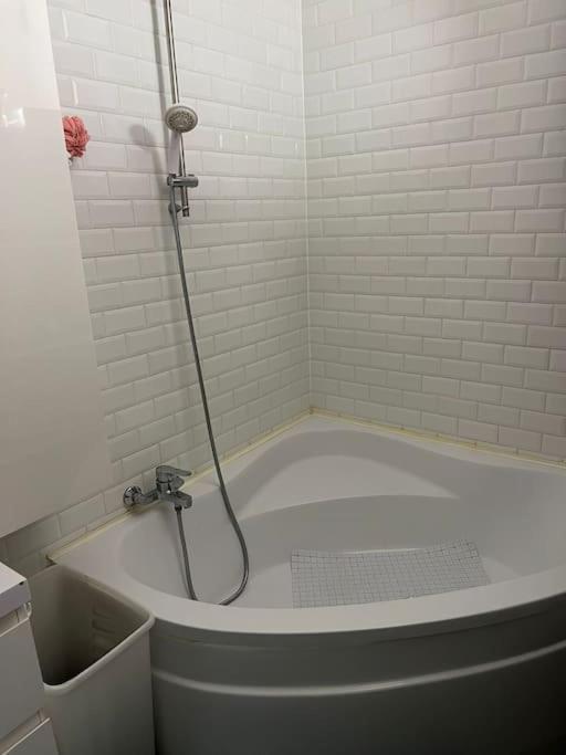 Chambre Double Privee, Appartement Partage Annemasse Exterior foto